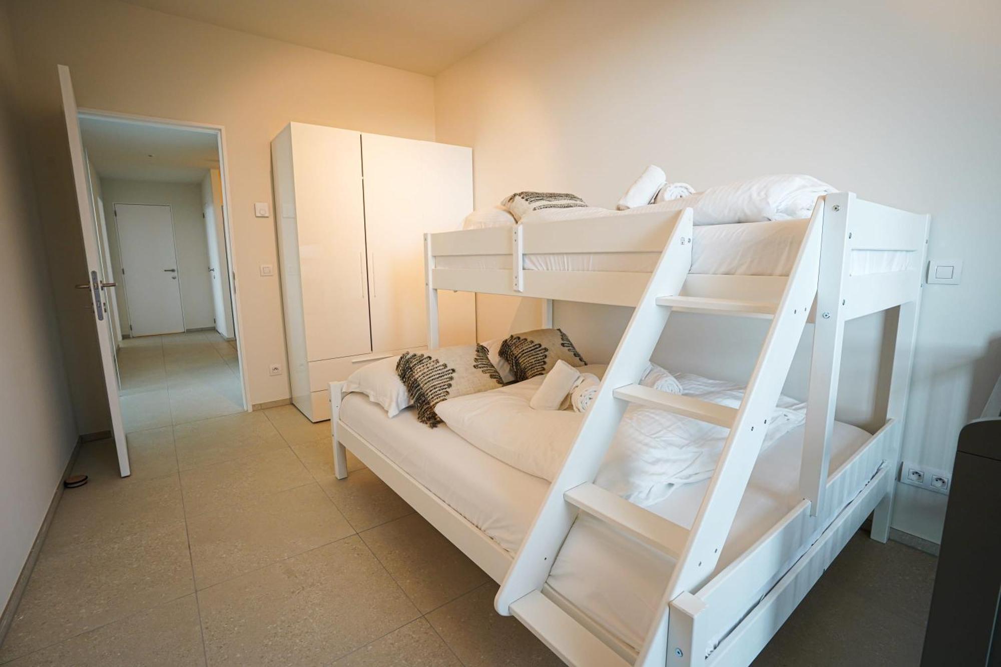 Huswell - Beautiful Apartment With Communal Pool And Gym Ostend Exterior photo