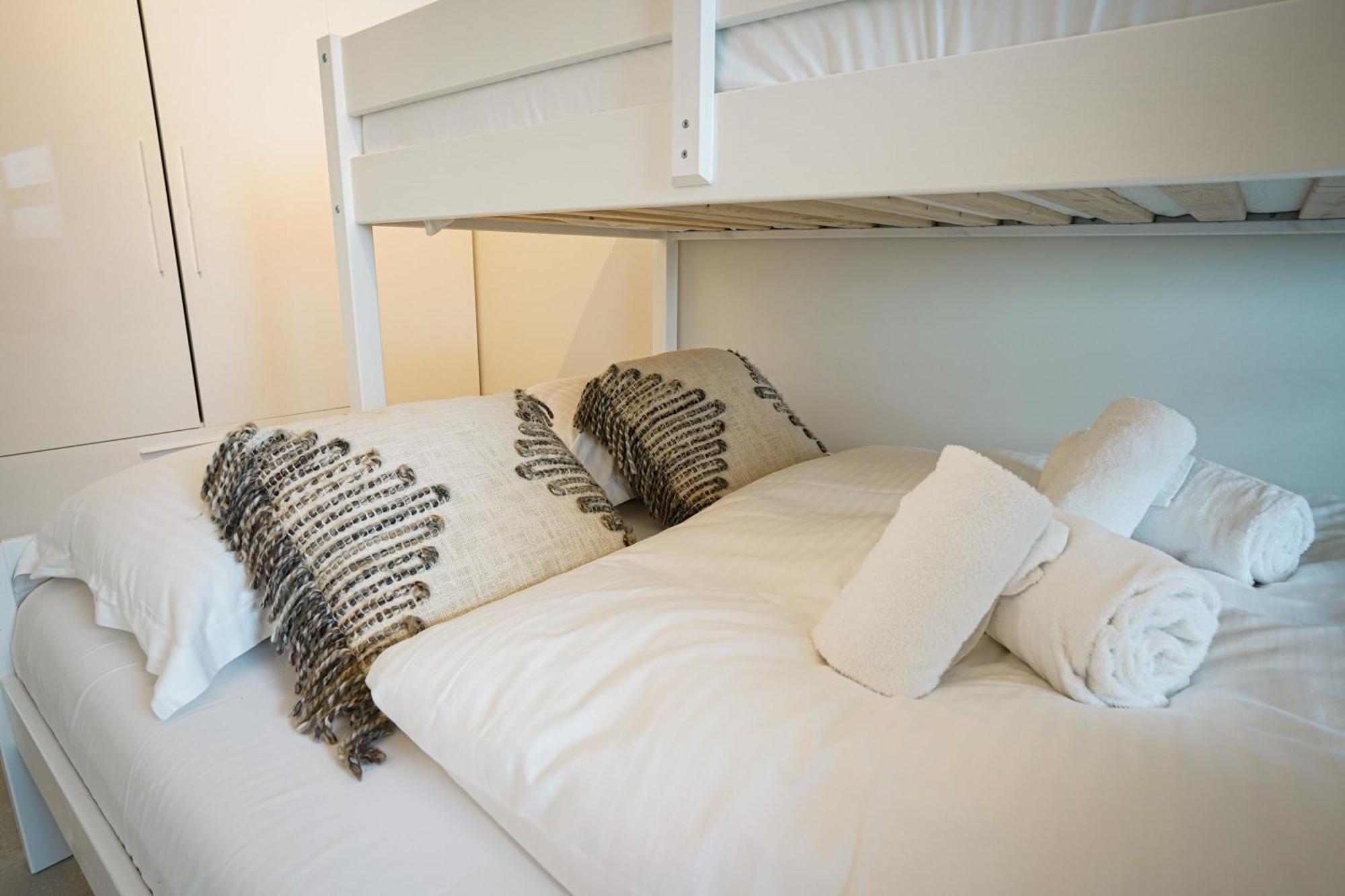 Huswell - Beautiful Apartment With Communal Pool And Gym Ostend Exterior photo